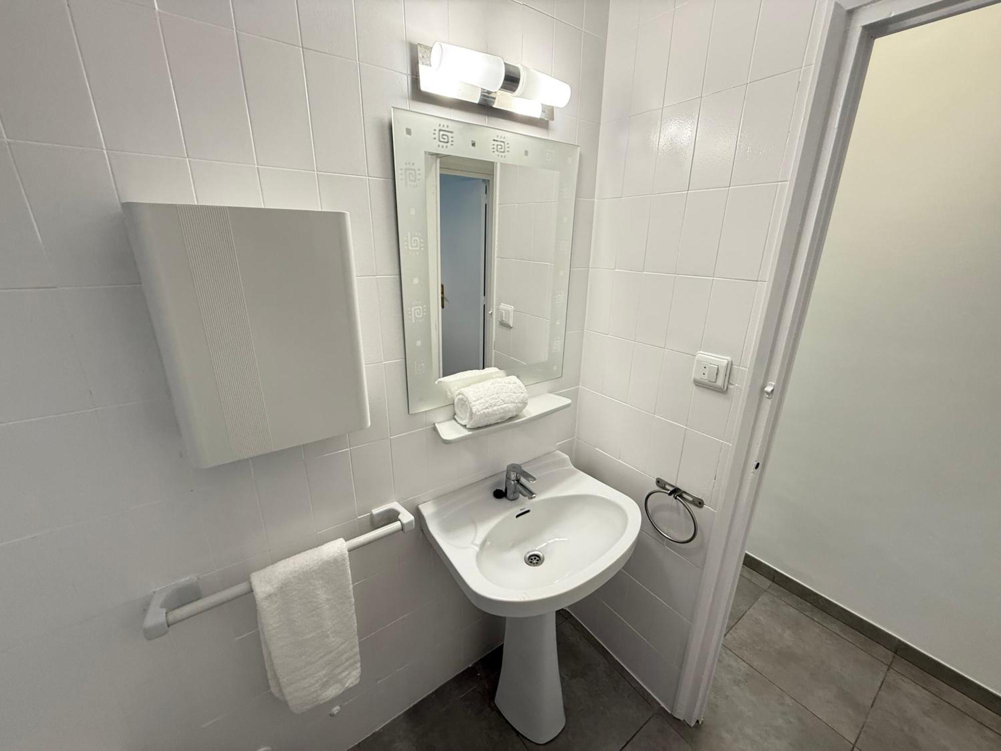 Agi Macia Centro Apartment Roses Bagian luar foto